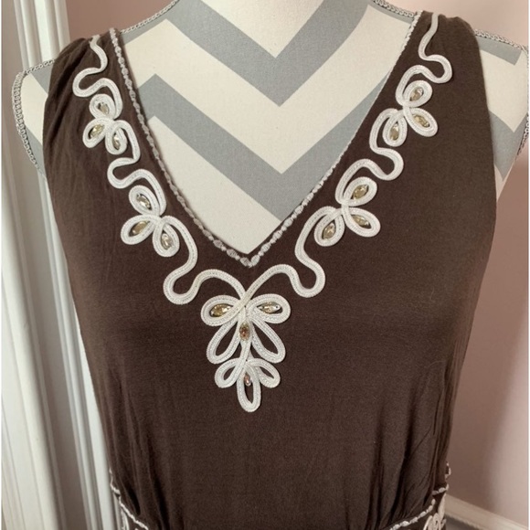 GORGEOUS MAXI DRESS W/LOTS OF BEAUTIFUL LACE & BEADS ALL OVER DRESS SIZE-PLUS 0X - Picture 3 of 8